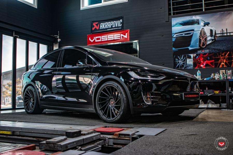  Tesla Model X on Vossen Wheels (VPS-305T) 2019 года  (фото 4 из 7)